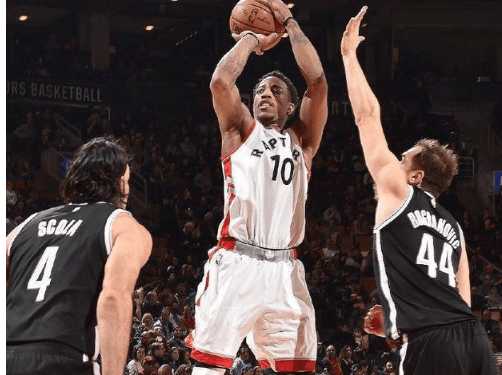 都在密切关 都在密切关